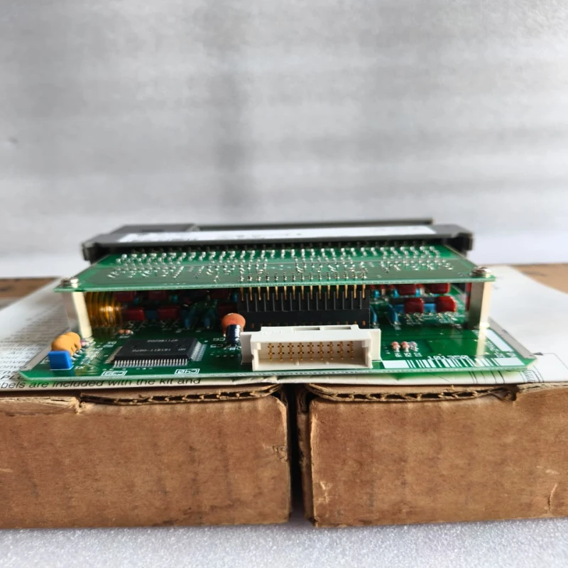 Allen-Bradley 1746-OB16 SLC 500 16-Point 24V DC Source Output Module thumbnail 7043